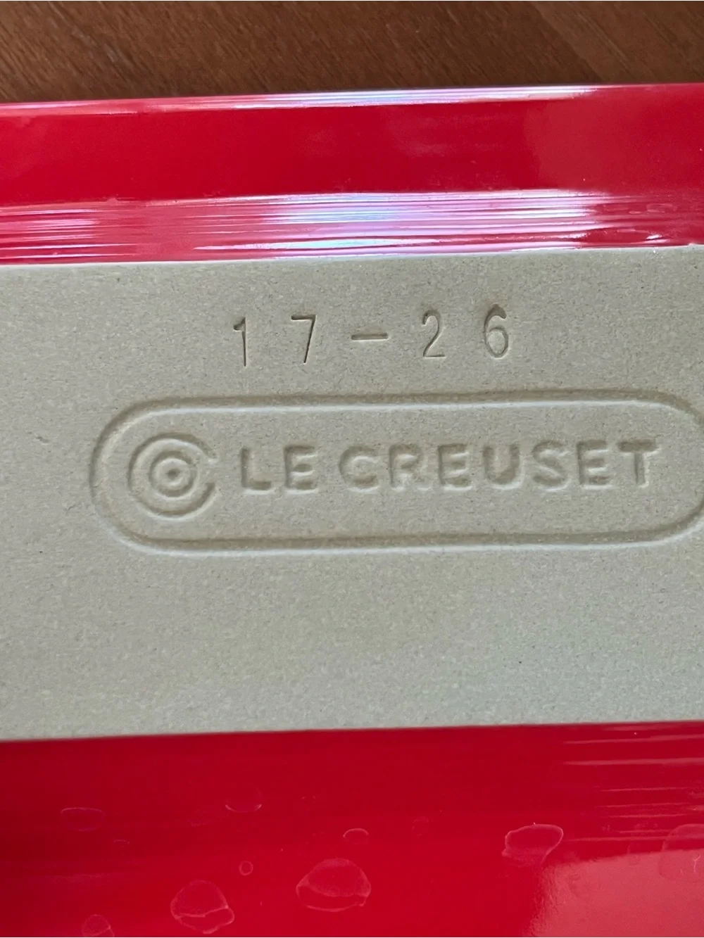 Le Creuset heritage  Cerise red Stonewear butter dish 17-26
